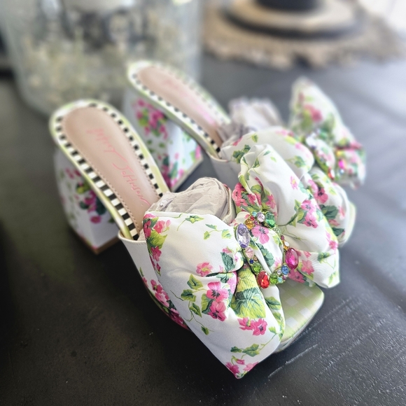 Betsey Johnson Floral Bow Mules - Picture 2 of 10